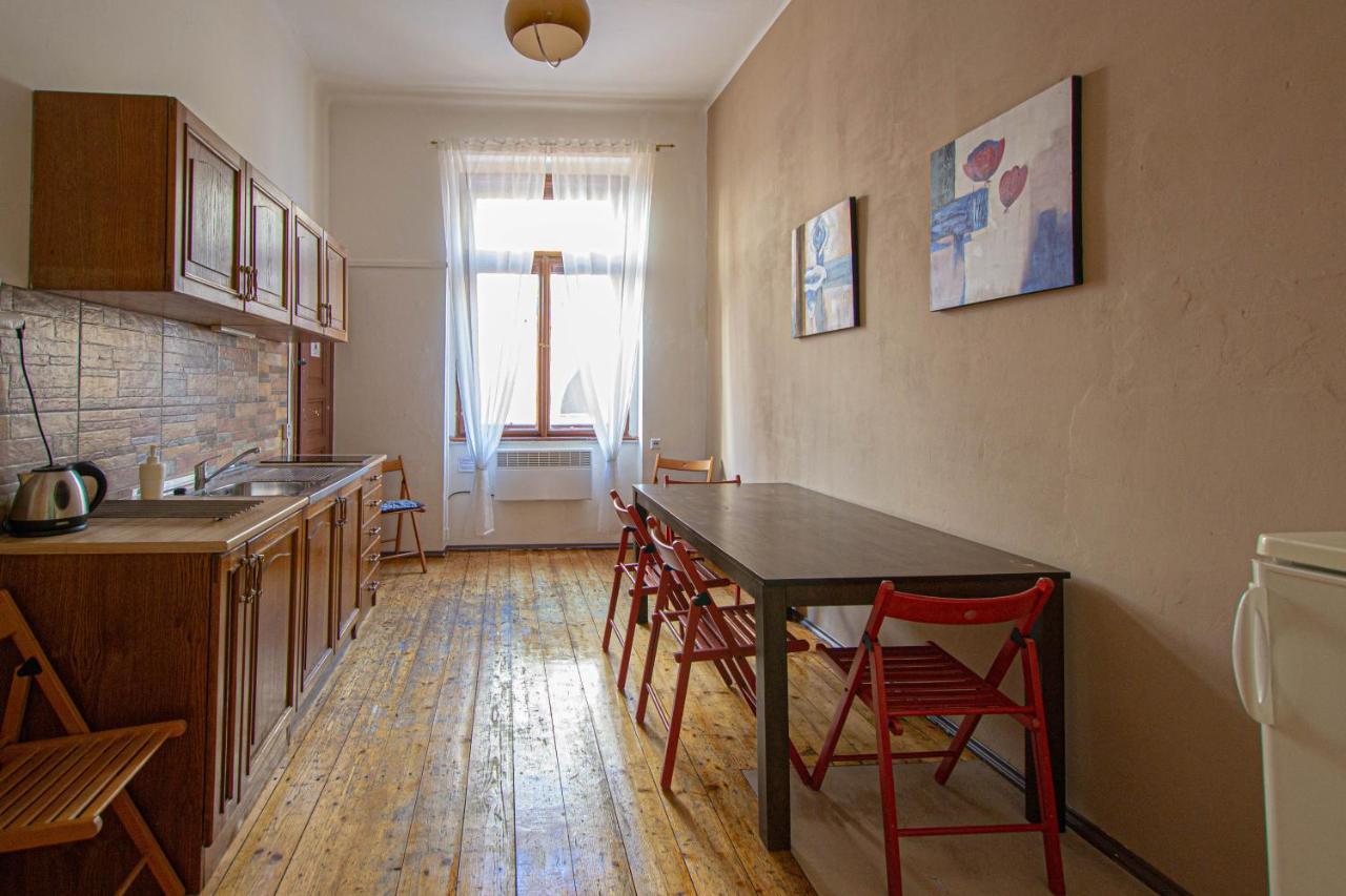 For Celebrations Spacious 3Bdr Apartment With Balcony Praha Eksteriør bilde