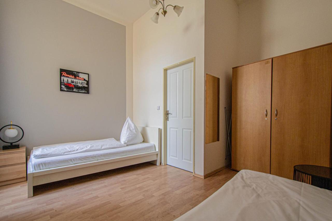 For Celebrations Spacious 3Bdr Apartment With Balcony Praha Eksteriør bilde