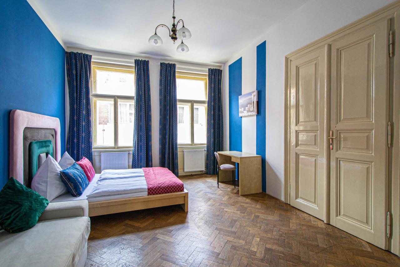 For Celebrations Spacious 3Bdr Apartment With Balcony Praha Eksteriør bilde